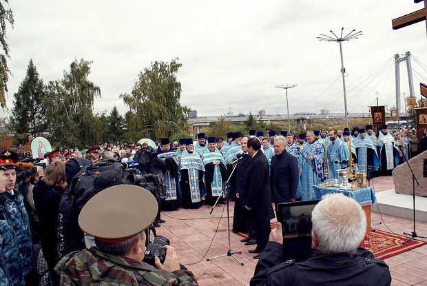 Церемония закладки камня в основание собора