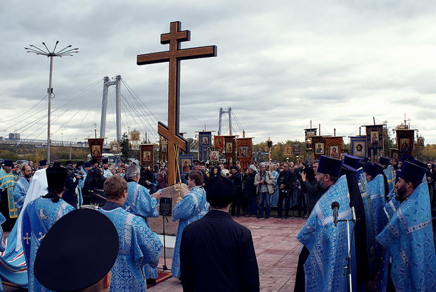 Кадеты на закладке собора