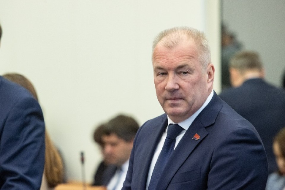 Депутат Дмитрий Дмитриев