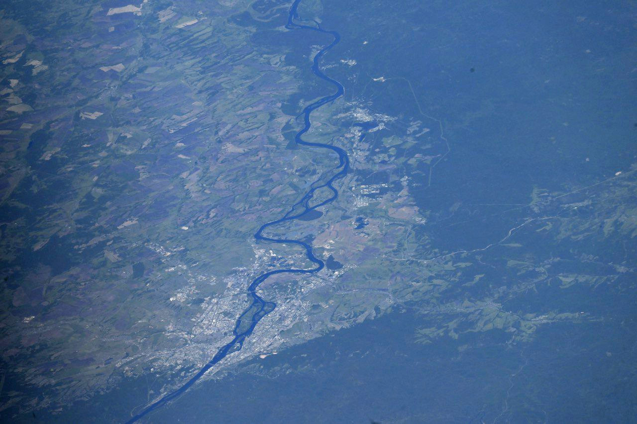 Енисей уходит на север от Красноярска