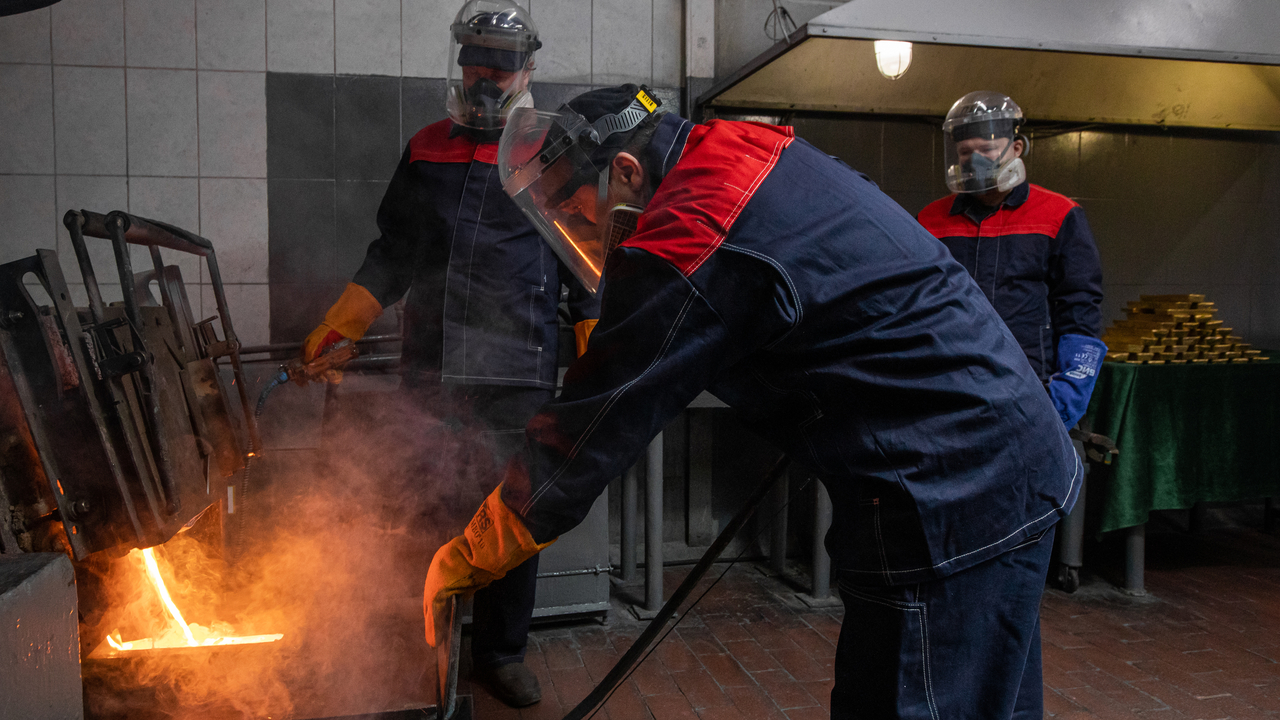 Тонкости профессии: красноярские металлурги поделились секретами мастерства